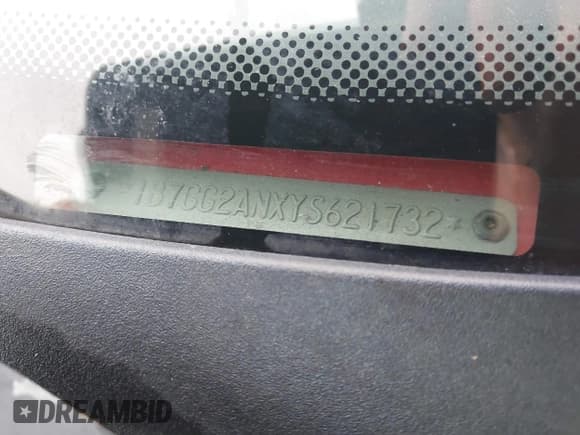 ✅ 2000 Dodge Dakota Sport • VIN: 1B7GG2ANXYS621732 • Lot: 41930673. Wystawiony na IAAI z przebiegiem 145 653 mil. Bezpłatny archiwum sprzedaży aukcyjnych z USA i szczegółowy raport historii pojazdu na DreamBid. Zdjęcie 9.