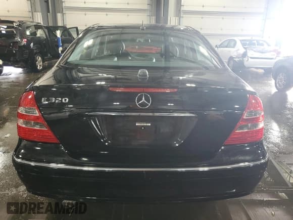 ✅ 2005 Mercedes-Benz E 320 • VIN: WDBUF65J55A632920 • Lot: 86785795. Listed on Copart with 125,679 mi. Free auction sales archive from the USA and detailed vehicle history report at DreamBid. Image 6.