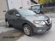 ✅ 2017 Nissan Rogue S • VIN: JN8AT2MV6HW016326 • Лот: 43455489. Опубликован ранее на IAAI с пробегом 121 011 миль. Бесплатный доступ к архиву аукционных продаж из США и подробный отчёт об истории автомобиля на DreamBid. Изображение 1.
