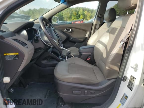 ✅ 2015 Hyundai Tucson Limited • VIN: KM8JUCAG3FU105988 • Lot: 84456145. Wystawiony na Copart z przebiegiem 101 924 mil. Bezpłatny archiwum sprzedaży aukcyjnych z USA i szczegółowy raport historii pojazdu na DreamBid. Zdjęcie 7.