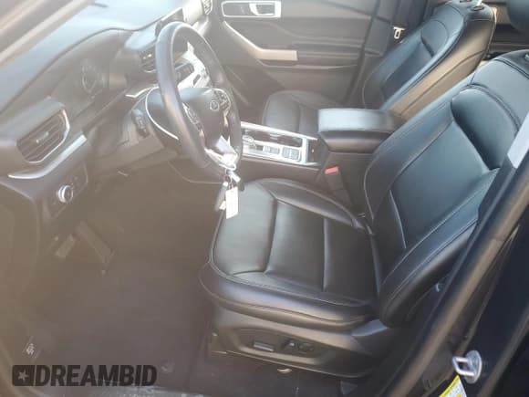 ✅ 2022 Ford Explorer XLT • VIN: 1FMSK7DH6NGB73172 • Lot: 91178445. Wystawiony na Copart z przebiegiem 56 265 mil. Bezpłatny archiwum sprzedaży aukcyjnych z USA i szczegółowy raport historii pojazdu na DreamBid. Zdjęcie 7.