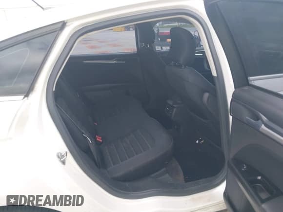 ✅ 2015 Ford Fusion SE • VIN: 1FA6P0HD9F5116439 • Lot: 43479817. Wystawiony na IAAI z przebiegiem 119 752 mil. Bezpłatny archiwum sprzedaży aukcyjnych z USA i szczegółowy raport historii pojazdu na DreamBid. Zdjęcie 8.