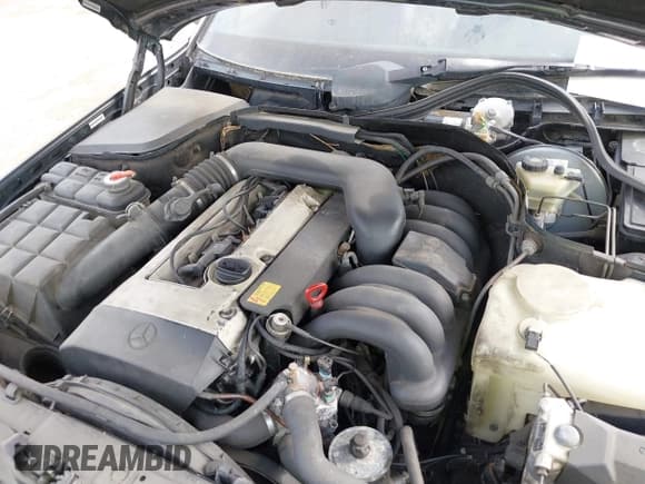 ✅ 1994 Mercedes-Benz C 2.8L • VIN: WDBHA28E8RF026270 • Lot: 43257376. Wystawiony na IAAI z przebiegiem Nie podano. Bezpłatny archiwum sprzedaży aukcyjnych z USA i szczegółowy raport historii pojazdu na DreamBid. Zdjęcie 10.