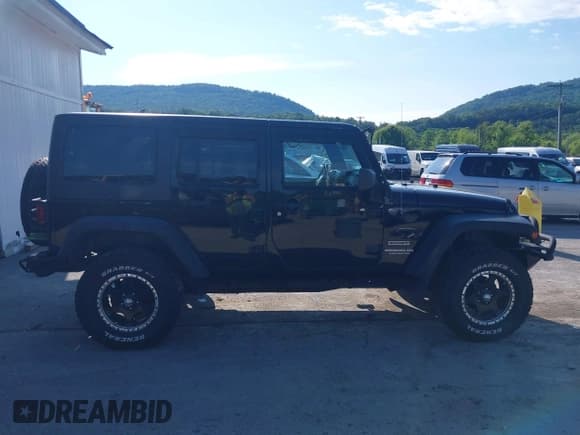 ✅ 2013 Jeep Wrangler Unlimited Sport • VIN: 1C4HJWDG9DL510121 • Лот: 42389944. Опубликован ранее на IAAI с пробегом 84 390 миль. Бесплатный доступ к архиву аукционных продаж из США и подробный отчёт об истории автомобиля на DreamBid. Изображение 13.