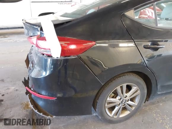✅ 2018 Hyundai Elantra Value Edition • VIN: 5NPD84LF0JH215514 • Lot: 43400585. Listed on IAAI with 101,238 mi. Free auction sales archive from the USA and detailed vehicle history report at DreamBid. Image 6.