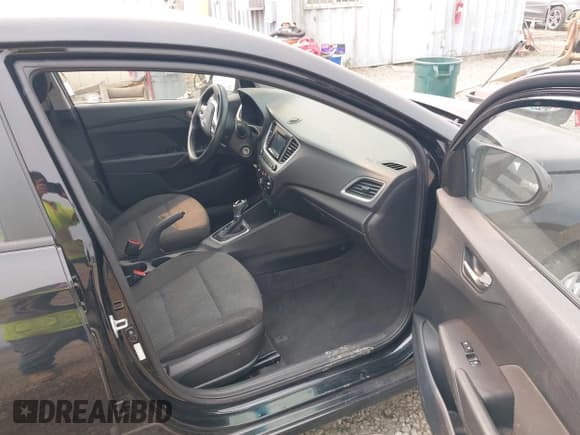 ✅ 2019 Hyundai Accent SEL • VIN: 3KPC24A35KE085287 • Лот: 43137356. Опубликован ранее на IAAI с пробегом 114 786 миль. Бесплатный доступ к архиву аукционных продаж из США и подробный отчёт об истории автомобиля на DreamBid. Изображение 5.