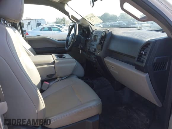 ✅ 2018 Ford F-150 XL • VIN: 1FTEX1CB1JKG07549 • Lot: 42919034. Wystawiony na IAAI z przebiegiem 113 636 mil. Bezpłatny archiwum sprzedaży aukcyjnych z USA i szczegółowy raport historii pojazdu na DreamBid. Zdjęcie 5.