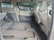 ✅ 2017 Toyota Sienna LE Auto Access Seat • VIN: 5TDKZ3DC7HS781600 • Lot: 70770895. Wystawiony na Copart z przebiegiem 146 070 mil. Bezpłatny archiwum sprzedaży aukcyjnych z USA i szczegółowy raport historii pojazdu na DreamBid. Zdjęcie 11.