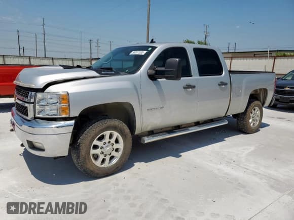 ✅ 2013 Chevrolet Silverado 2500HD LT • VIN: 1GC1CXCG6DF140330 • Лот: 59207335. Опубликован ранее на Copart с пробегом 90 183 миль. Бесплатный доступ к архиву аукционных продаж из США и подробный отчёт об истории автомобиля на DreamBid. Изображение 1.