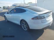 ✅ 2016 Tesla Model S 70 • VIN: 5YJSA1E15GF130672 • Lot: 43230736. Wystawiony na IAAI z przebiegiem 122 992 mil. Bezpłatny archiwum sprzedaży aukcyjnych z USA i szczegółowy raport historii pojazdu na DreamBid. Zdjęcie 3.