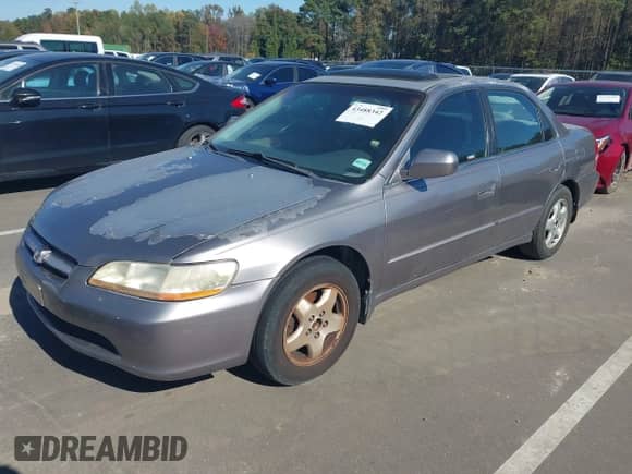 2000 Honda Accord EX с VIN 1HGCG1654YA014234, выставлен на аукционе IAAI как лот 43488342 с пробегом 275 038 миль миль и . История ставок и продаж доступна на DreamBid. Изображение 2.