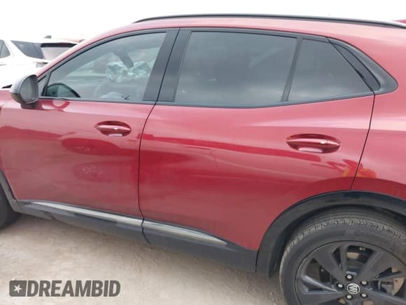 ✅ 2023 Buick Envision Essence • VIN: LRBFZPR4XPD184265 • Lot: 42293772. Wystawiony na IAAI z przebiegiem 36 535 mil. Bezpłatny archiwum sprzedaży aukcyjnych z USA i szczegółowy raport historii pojazdu na DreamBid. Zdjęcie 14.