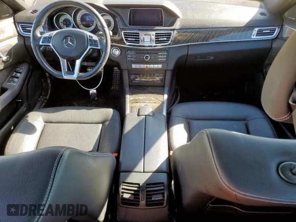 ✅ 2016 Mercedes-Benz E 350 Sport • VIN: WDDHF5KB7GB288262 • Лот: 90683655. Опубликован ранее на Copart с пробегом 102 657 миль. Бесплатный доступ к архиву аукционных продаж из США и подробный отчёт об истории автомобиля на DreamBid. Изображение 8.