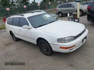 ✅ 1993 Toyota Camry • VIN: 4T1SK12W4PU318891 • Lot: 42681724. Wystawiony na IAAI z przebiegiem 294 046 mil. Bezpłatny archiwum sprzedaży aukcyjnych z USA i szczegółowy raport historii pojazdu na DreamBid. Zdjęcie 1.