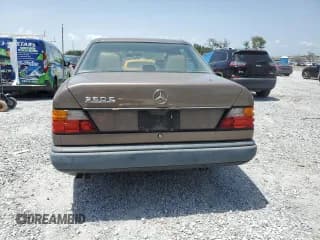 ✅ 1987 Mercedes-Benz 260 • VIN: WDBEA26D5HA535029 • Лот: 59921725. Опубликован ранее на Copart с пробегом 214 945 миль. Бесплатный доступ к архиву аукционных продаж из США и подробный отчёт об истории автомобиля на DreamBid. Изображение 6.