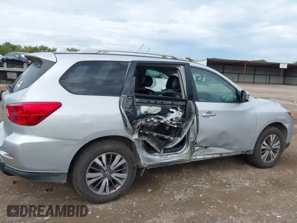 ✅ 2020 Nissan Pathfinder SL • VIN: 5N1DR2CM9LC609412 • Лот: 43309852. Опубликован ранее на IAAI с пробегом 115 819 миль. Бесплатный доступ к архиву аукционных продаж из США и подробный отчёт об истории автомобиля на DreamBid. Изображение 6.