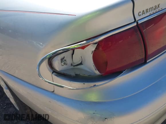 ✅ 2005 Buick Century Custom • VIN: 2G4WS52J851105092 • Лот: 43024581. Опубликован ранее на IAAI с пробегом 198 788 миль. Бесплатный доступ к архиву аукционных продаж из США и подробный отчёт об истории автомобиля на DreamBid. Изображение 6.