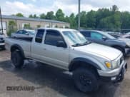 ✅ 2004 Toyota Tacoma • VIN: 5TEWN72N84Z402318 • Lot: 42457447. Wystawiony na IAAI z przebiegiem 215 000 mil. Bezpłatny archiwum sprzedaży aukcyjnych z USA i szczegółowy raport historii pojazdu na DreamBid. Zdjęcie 1.