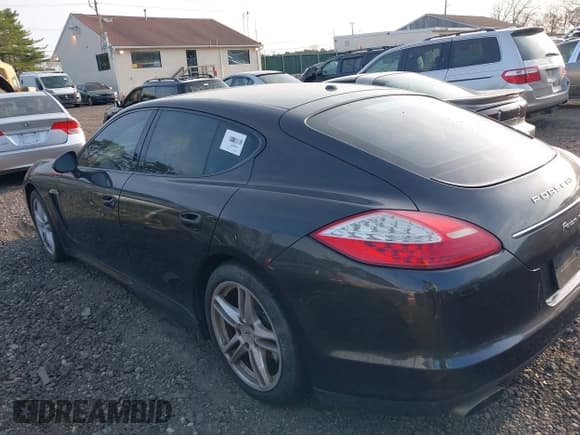 ✅ 2011 Porsche Panamera • VIN: WP0AA2A77BL020692 • Lot: 42079937. Listed on IAAI with Not provided. Free auction sales archive from the USA and detailed vehicle history report at DreamBid. Image 13.