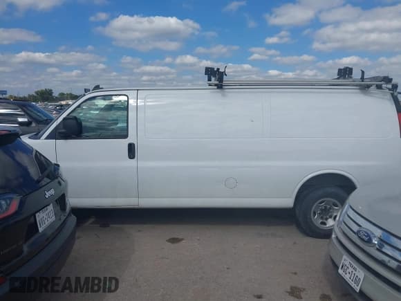 ✅ 2020 Chevrolet Express Cargo • VIN: 1GCWGBFG5L1271351 • Лот: 43626562. Опубликован ранее на IAAI с пробегом 128 005 миль. Бесплатный доступ к архиву аукционных продаж из США и подробный отчёт об истории автомобиля на DreamBid. Изображение 14.