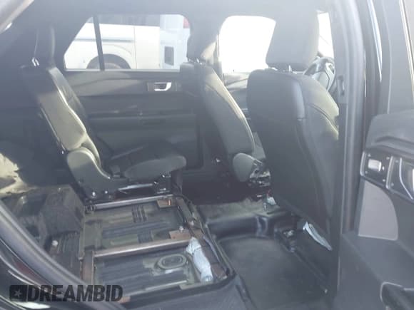 ✅ 2022 Ford Police Interceptor Utility • VIN: 1FM5K8AB0NGA27210 • Lot: 43629043. Listed on IAAI with 41,249 mi. Free auction sales archive from the USA and detailed vehicle history report at DreamBid. Image 8.