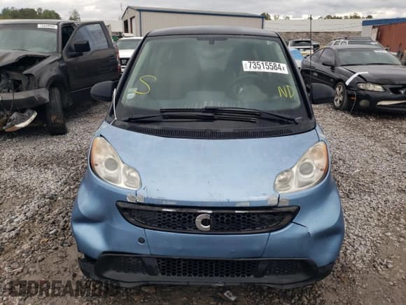 ✅ 2013 Smart fortwo Pure • VIN: WMEEJ3BA9DK627916 • Lot: 73515584. Wystawiony na Copart z przebiegiem Nie podano. Bezpłatny archiwum sprzedaży aukcyjnych z USA i szczegółowy raport historii pojazdu na DreamBid. Zdjęcie 5.
