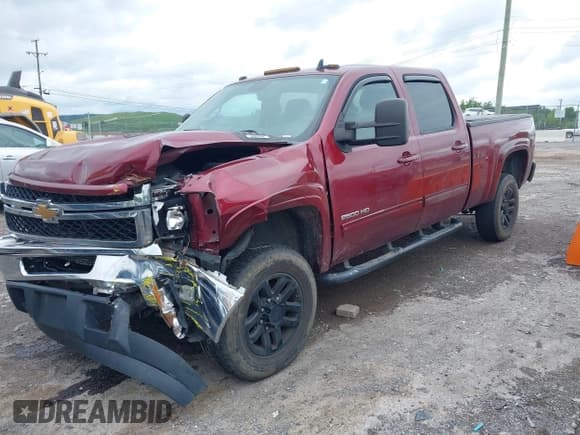 ✅ 2014 Chevrolet Silverado 2500HD LT • VIN: 1GC1KXCG4EF163710 • Lot: 42291643. Wystawiony na IAAI z przebiegiem 156 395 mil. Bezpłatny archiwum sprzedaży aukcyjnych z USA i szczegółowy raport historii pojazdu na DreamBid. Zdjęcie 17.