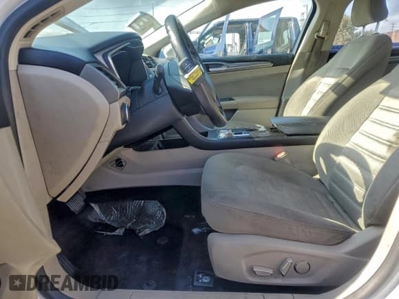 ✅ 2017 Ford Fusion Hybrid SE • VIN: 3FA6P0LU2HR400633 • Лот: 94115185. Опубликован ранее на Copart с пробегом 136 644 миль. Бесплатный доступ к архиву аукционных продаж из США и подробный отчёт об истории автомобиля на DreamBid. Изображение 7.