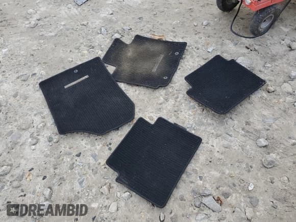 ✅ 2013 Hyundai Veloster w/Black Int • VIN: KMHTC6AD4DU134562 • Lot: 79052254. Wystawiony na Copart z przebiegiem 81 589 mil. Bezpłatny archiwum sprzedaży aukcyjnych z USA i szczegółowy raport historii pojazdu na DreamBid. Zdjęcie 15.