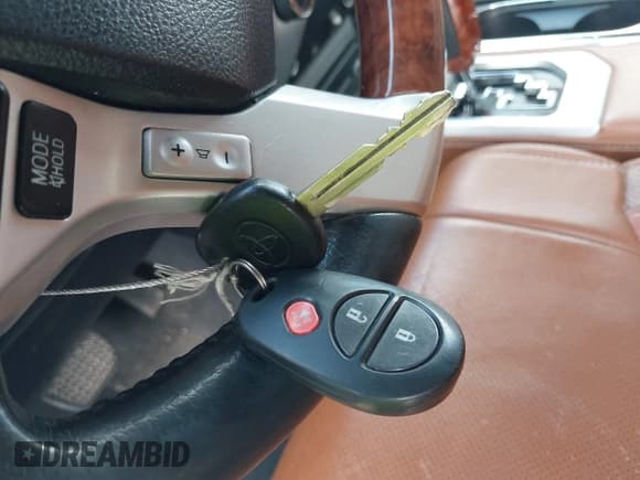 ✅ 2015 Toyota Tundra Platinum • VIN: 5TFAW5F16FX448081 • Lot: 43385129. Wystawiony na IAAI z przebiegiem 214 262 mil. Bezpłatny archiwum sprzedaży aukcyjnych z USA i szczegółowy raport historii pojazdu na DreamBid. Zdjęcie 11.