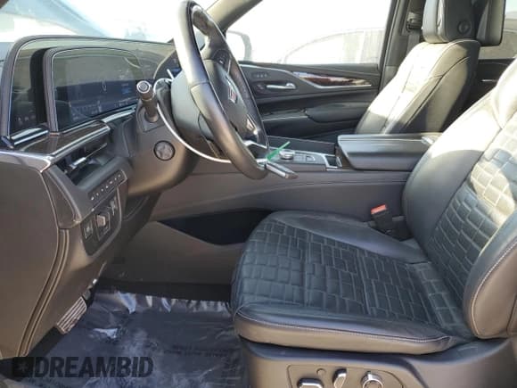 ✅ 2021 Cadillac Escalade Sport Platinum • VIN: 1GYS4GKL3MR298729 • Lot: 66934985. Listed on Copart with 38,800 mi. Free auction sales archive from the USA and detailed vehicle history report at DreamBid. Image 7.