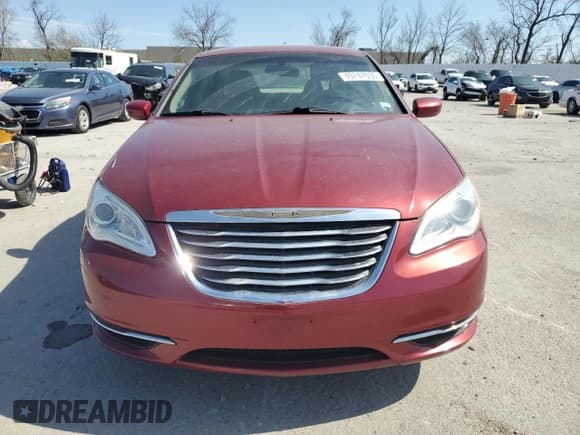 ✅ 2013 Chrysler 200 Touring • VIN: 1C3CCBBB9DN597886 • Lot: 49747635. Listed on Copart with 95,158 mi. Free auction sales archive from the USA and detailed vehicle history report at DreamBid. Image 5.