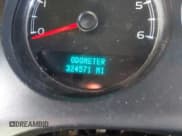 ✅ 2008 Chevrolet Suburban LTZ • VIN: 1GNFC160X8R252335 • Lot: 43109812. Wystawiony na IAAI z przebiegiem 324 571 mil. Bezpłatny archiwum sprzedaży aukcyjnych z USA i szczegółowy raport historii pojazdu na DreamBid. Zdjęcie 15.