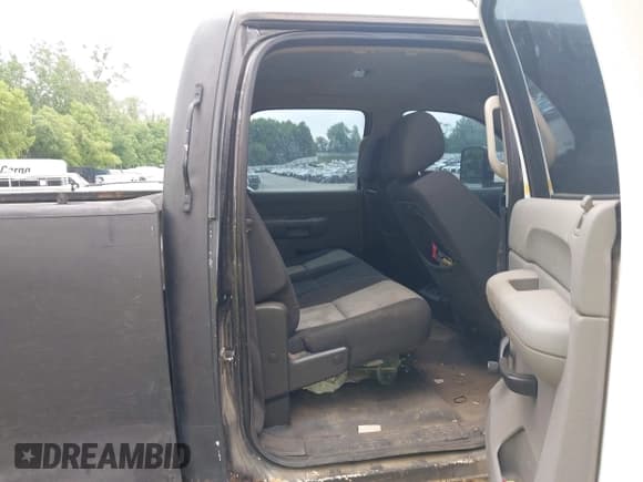 ✅ 2009 Chevrolet Silverado 3500HD • VIN: 1GCHK73K79F157683 • Lot: 42472022. Listed on IAAI with 292,765 mi. Free auction sales archive from the USA and detailed vehicle history report at DreamBid. Image 8.