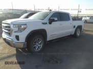 ✅ 2020 GMC Sierra 1500 SLE • VIN: 3GTU9BEDXLG135596 • Лот: 28343576. Опубликован ранее на IAAI с пробегом 8 590 миль. Бесплатный доступ к архиву аукционных продаж из США и подробный отчёт об истории автомобиля на DreamBid. Изображение 2.