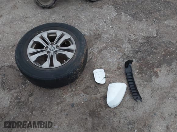 ✅ 2013 Hyundai Santa Fe Sport • VIN: 5XYZU3LBXDG016698 • Лот: 43553056. Опубликован ранее на IAAI с пробегом 135 419 миль. Бесплатный доступ к архиву аукционных продаж из США и подробный отчёт об истории автомобиля на DreamBid. Изображение 12.