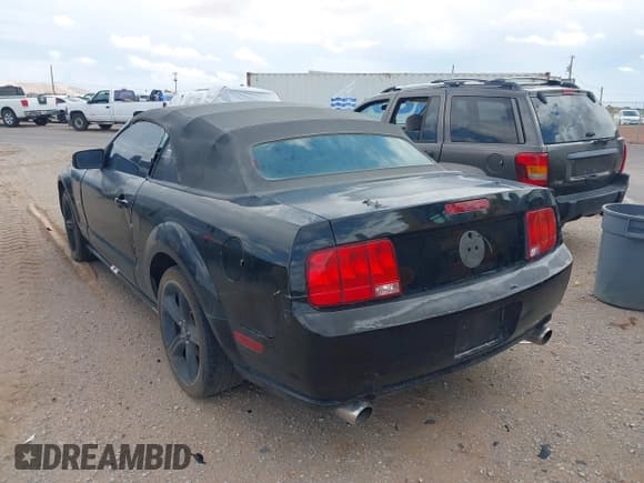 ✅ 2007 Ford Mustang GT Deluxe • VIN: 1ZVHT85H575287613 • Лот: 42543302. Опубликован ранее на IAAI с пробегом Не указан. Бесплатный доступ к архиву аукционных продаж из США и подробный отчёт об истории автомобиля на DreamBid. Изображение 14.