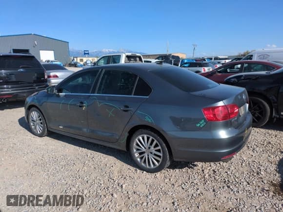 ✅ 2013 Volkswagen Jetta TDI w/Premium • VIN: 3VWLL7AJ5DM256459 • Lot: 59716405. Wystawiony na Copart z przebiegiem 162 464 mil. Bezpłatny archiwum sprzedaży aukcyjnych z USA i szczegółowy raport historii pojazdu na DreamBid. Zdjęcie 2.