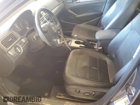 ✅ 2014 Volkswagen Passat SE • VIN: 1VWBN7A39EC061748 • Lot: 87389435. Listed on Copart with 177,781 mi. Free auction sales archive from the USA and detailed vehicle history report at DreamBid. Image 7.