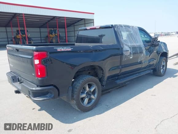 ✅ 2022 Chevrolet Silverado 1500 LT Trail Boss • VIN: 3GCPYFEL4NG101803 • Lot: 42271645. Wystawiony na IAAI z przebiegiem 37 736 mil. Bezpłatny archiwum sprzedaży aukcyjnych z USA i szczegółowy raport historii pojazdu na DreamBid. Zdjęcie 4.