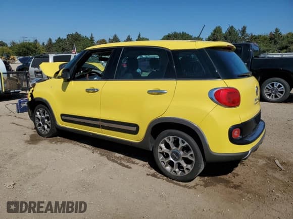 ✅ 2014 FIAT 500L Trekking • VIN: ZFBCFADH4EZ021070 • Lot: 80738165. Listed on Copart with 36,695 mi. Free auction sales archive from the USA and detailed vehicle history report at DreamBid. Image 2.
