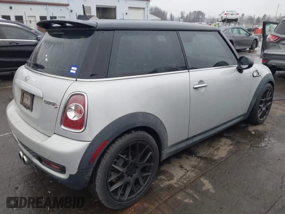 ✅ 2012 MINI Hardtop S • VIN: WMWSV3C53CTY27316 • Lot: 43881870. Listed on IAAI with 161,825 mi. Free auction sales archive from the USA and detailed vehicle history report at DreamBid. Image 4.
