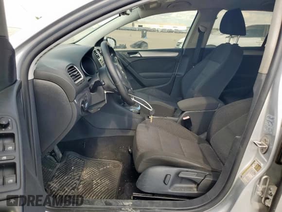 ✅ 2014 Volkswagen Golf TDI • VIN: WVWDM7AJ5EW008217 • Lot: 81693195. Wystawiony na Copart z przebiegiem 135 095 mil. Bezpłatny archiwum sprzedaży aukcyjnych z USA i szczegółowy raport historii pojazdu na DreamBid. Zdjęcie 7.