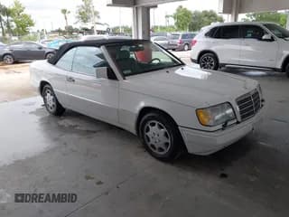 ✅ 1995 Mercedes-Benz E 320 • VIN: WDBEA66E2SC212701 • Lot: 43119187. Wystawiony na IAAI z przebiegiem 112 515 mil. Bezpłatny archiwum sprzedaży aukcyjnych z USA i szczegółowy raport historii pojazdu na DreamBid. Zdjęcie 1.