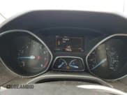 ✅ 2017 Ford Focus SE • VIN: 1FADP3F20HL337369 • Lot: 57708025. Wystawiony na Copart z przebiegiem 115 947 mil. Bezpłatny archiwum sprzedaży aukcyjnych z USA i szczegółowy raport historii pojazdu na DreamBid. Zdjęcie 9.