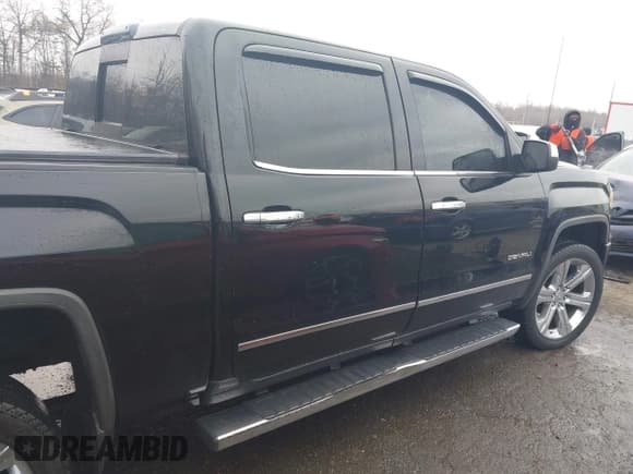 ✅ 2014 GMC Sierra 1500 Denali • VIN: 3GTU2WEJ0EG457054 • Lot: 43743892. Listed on IAAI with 115,647 mi. Free auction sales archive from the USA and detailed vehicle history report at DreamBid. Image 13.