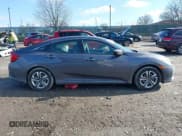 ✅ 2017 Honda Civic LX • VIN: 2HGFC2F5XHH533028 • Lot: 41540773. Wystawiony na IAAI z przebiegiem 102 572 mil. Bezpłatny archiwum sprzedaży aukcyjnych z USA i szczegółowy raport historii pojazdu na DreamBid. Zdjęcie 13.