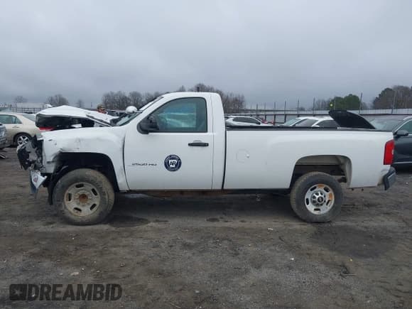 ✅ 2011 Chevrolet Silverado 2500HD Work Truck • VIN: 1GC0CVCG1BF221541 • Lot: 41500957. Wystawiony na IAAI z przebiegiem 206 866 mil. Bezpłatny archiwum sprzedaży aukcyjnych z USA i szczegółowy raport historii pojazdu na DreamBid. Zdjęcie 14.