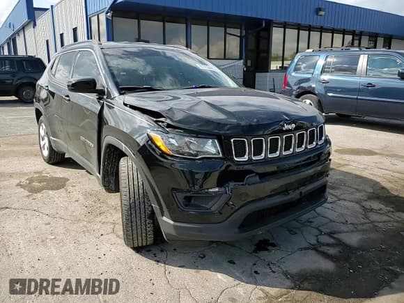 ✅ 2018 Jeep Compass Latitude • VIN: 3C4NJDBB6JT143080 • Lot: 81753445. Listed on Copart with 114,588 mi. Free auction sales archive from the USA and detailed vehicle history report at DreamBid. Image 14.