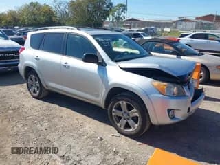 ✅ 2010 Toyota RAV4 Sport • VIN: JTMWF4DV7A5015119 • Lot: 43485621. Wystawiony na IAAI z przebiegiem 194 396 mil. Bezpłatny archiwum sprzedaży aukcyjnych z USA i szczegółowy raport historii pojazdu na DreamBid. Zdjęcie 1.